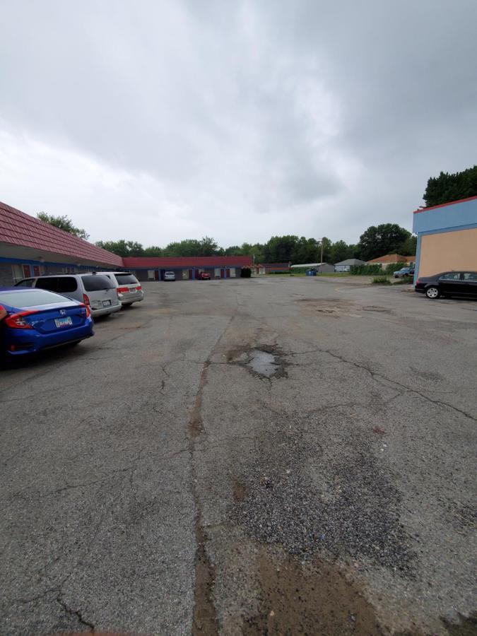 Gray Plaza Motel West Frankfort Екстериор снимка