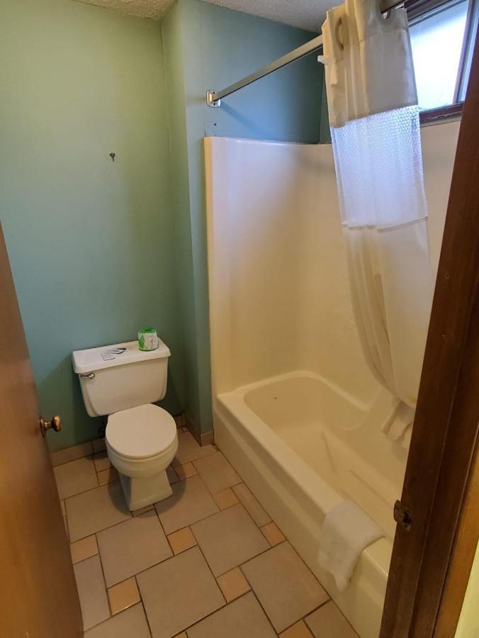 Gray Plaza Motel West Frankfort Екстериор снимка