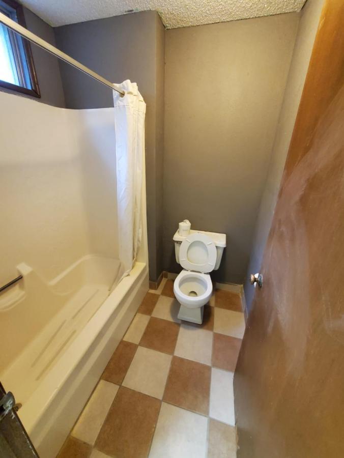 Gray Plaza Motel West Frankfort Екстериор снимка